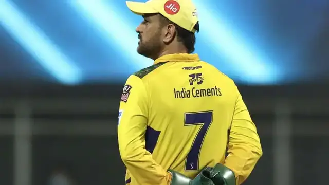 தலைவரையே கோபப்படுத்திடங்களே, CSK vs RCB போட்டியில் மொயின் அலி மீது கோபமடைந்த தோனி- வீடியோ உள்ளே
