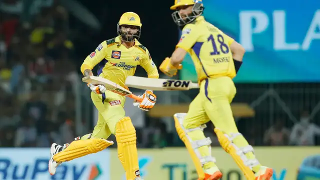 வீடியோ : இப்பவே அந்த தலைவலி எதுக்கு – IPL தொடரில் தொடர்வது குறித்து தோனி பதில்.