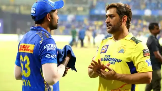 MI vs CSK போட்டி முடிந்ததும் சூரியகுமார் யாதவிற்கு நீண்ட நேரம் அறிவுரை கூறிய தோனி – அடுத்த போட்டியில் சதம் நிச்சயமா?