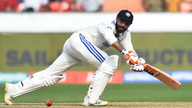 இங்கிலாந்து அணியின் வீரர்களை திணற வைத்த இரண்டு இடதுகை ஆட்டக்காரர்கள். பிரமாண்டமான முன்னிலையில் இந்திய அணி.