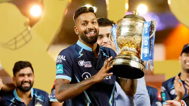 Hardik Pandya IPL 2022 Trophy GT