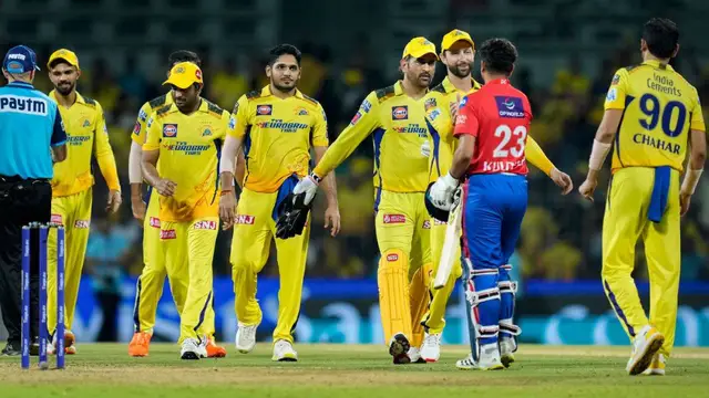 ஜடேஜாவும் கிடையாது மொயின் அலியும் கிடையாது – அணியின் மற்றொரு பௌலரை பாராட்டி பேசிய தோனி